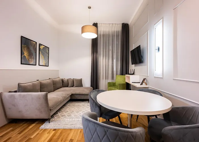 On/Set Aparthotel